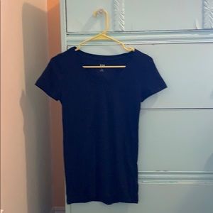 GAP plain black tee. Smoke-free home
